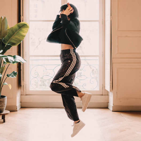 Madame-M—Jump